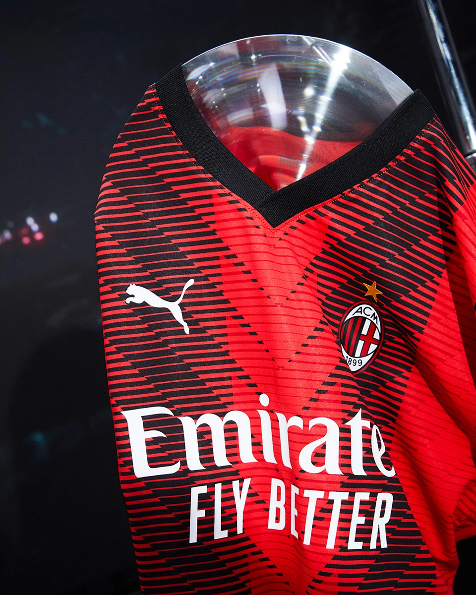 切尔西vs伯恩利全场数据：控球率57-43，射门10-4（切尔西对阵伯恩利比赛数据：控球57%-43%，射门10比4）