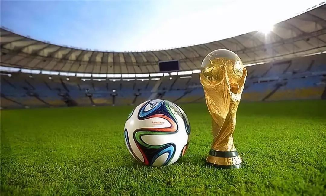 封烟呢？荷甲阿贾克斯vs格罗宁根因为烟雾太大被终止