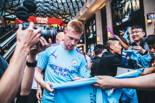 米体：托蒂被前妻指控留小女儿独自在家，检方认为指控不成立