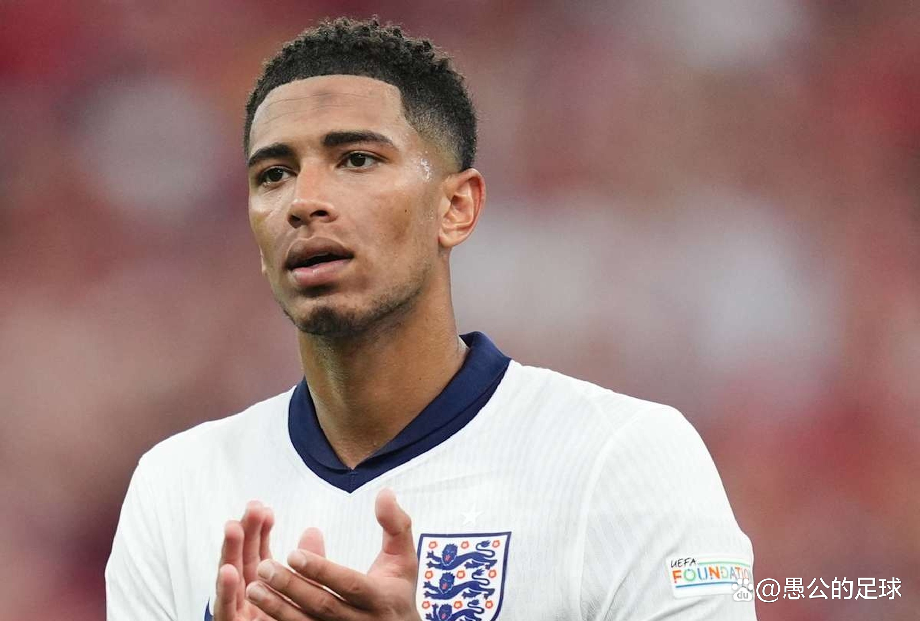 杨明洋妻子赴韩国观战亚冠：成都亚冠首个客场积分，值得骄傲（杨明洋爱妻赴韩观战，成都亚冠客场收获首分，值得自豪）