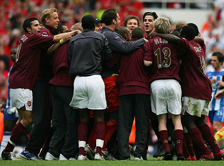 勇记：格林赛后穿着保护靴，但预计下一场仍可带伤出战