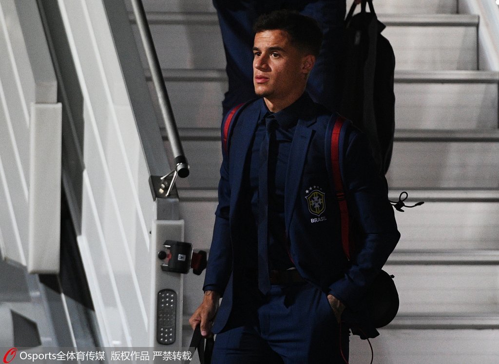 诺维奇主帅：阿杰伊很出色，尽管巴萨有兴趣但我们希望留住他（诺维奇主帅：阿杰伊表现出色，即便巴萨有意也希望将其留队）