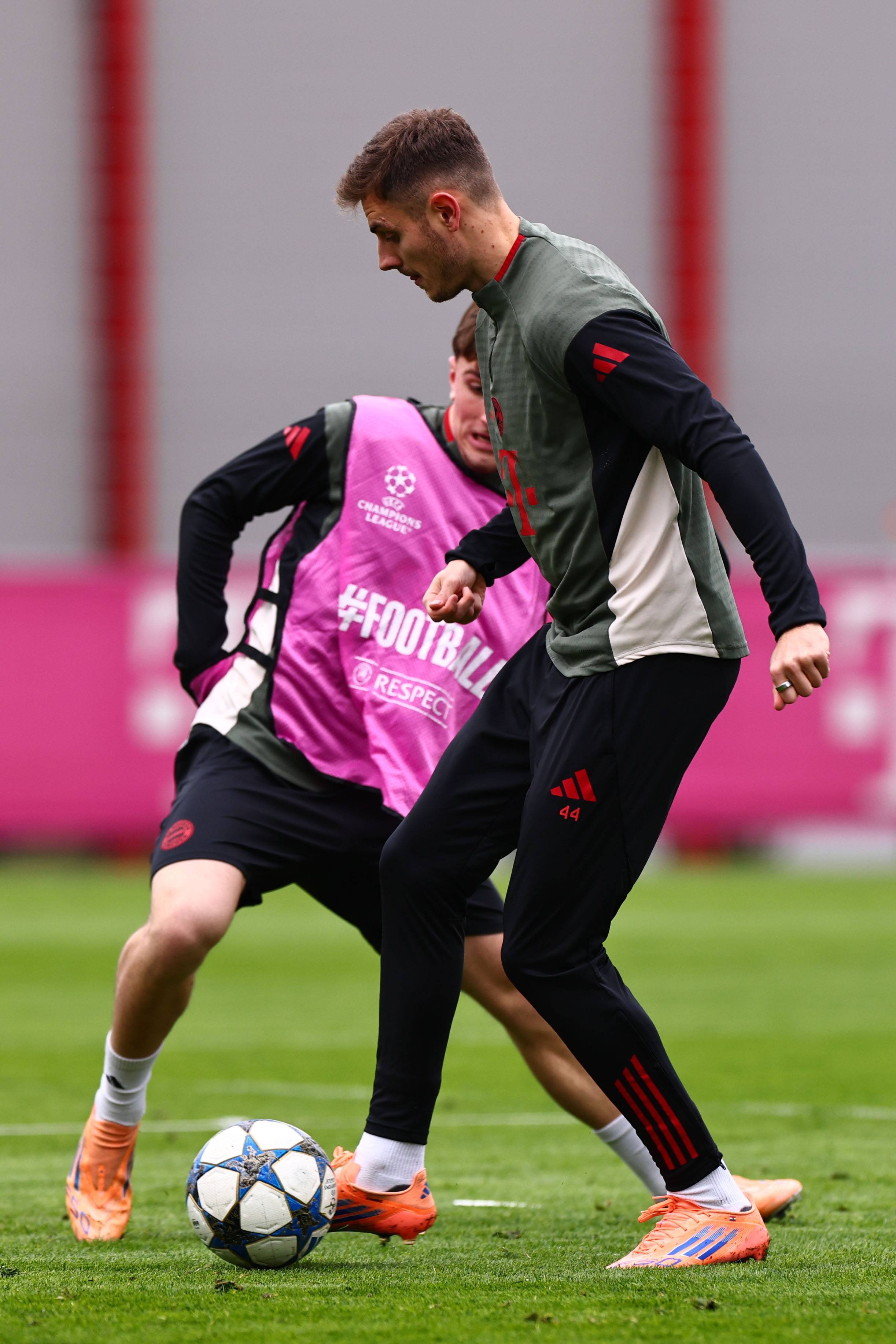 法媒：海斯即将与尼斯达成离队协议，B队主教练萨布尔或继任