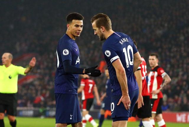 于汉超退役后加入申花教练组，毛剑卿：这是对球员最大的褒奖（于汉超挂靴加盟申花教练组，毛剑卿：对球员最高肯定）