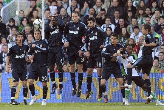 BBC：如果收到合适的报价，热刺愿意出售约翰逊（BBC：若报价到位，热刺愿放行约翰逊）