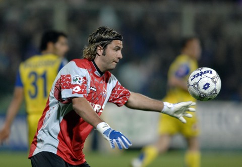 邮报：曼联有意伯恩茅斯中场亚当斯，本赛季拦截数据英超第二（每日邮报：曼联看中伯恩茅斯中场亚当斯，其本季拦截次数位列英超第二）