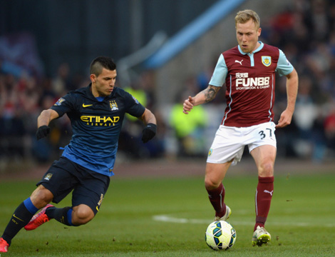 世欧预半场：马苏拉斯造险，白俄罗斯暂0-0希腊（半场战报：马苏拉斯屡造威胁，白俄罗斯暂与希腊0-0）